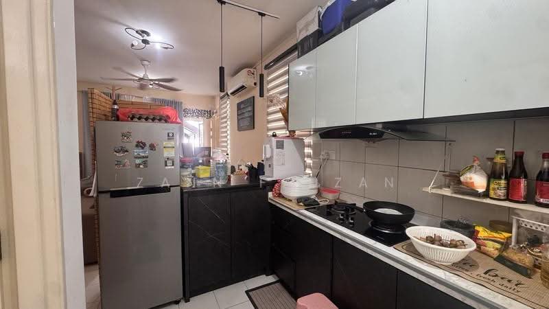 2-storey Terraced House for Sale in Bandar Bukit Beruntung (Bukit Beruntung) - Zann Fauzan - Kitchen - PropertyGuru.com.my