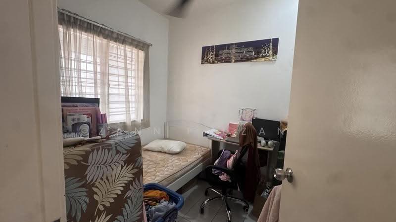 2-storey Terraced House for Sale in Bandar Bukit Beruntung (Bukit Beruntung) - Zann Fauzan - Bedroom - PropertyGuru.com.my