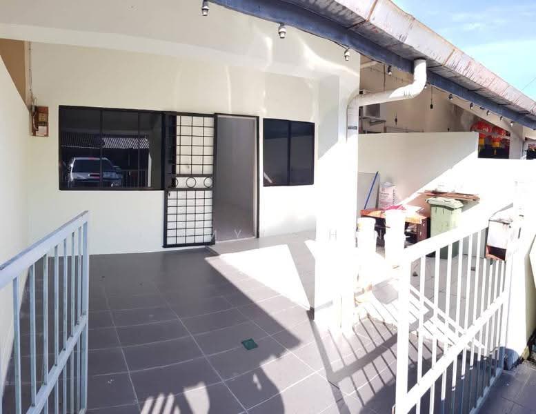1-storey Terraced House for Sale in Kuching (Sarawak) - Jimmyy Chin - Exterior - PropertyGuru.com.my