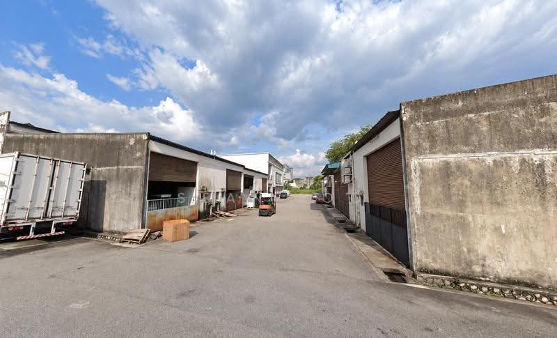 Factory for Sale in Taman Perindustrian Bukit Serdang (Seri Kembangan) - Sean Loo - Exterior - PropertyGuru.com.my