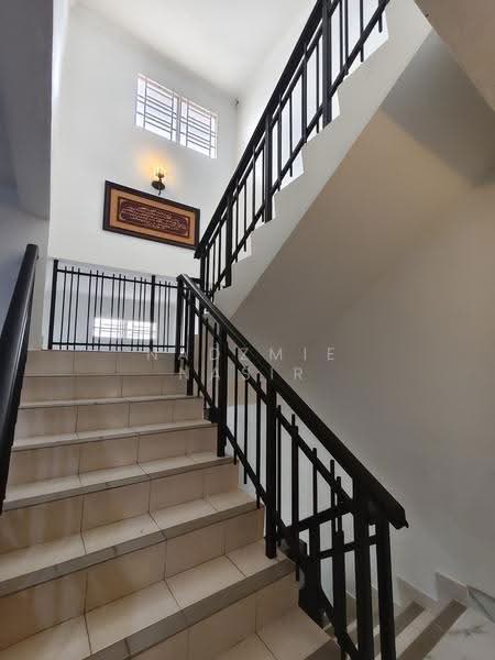 Rumah Teres 2.5-Tingkat untuk Dijual di Kajang (Selangor) - Nadzmie Nasir - Interior - PropertyGuru.com.my