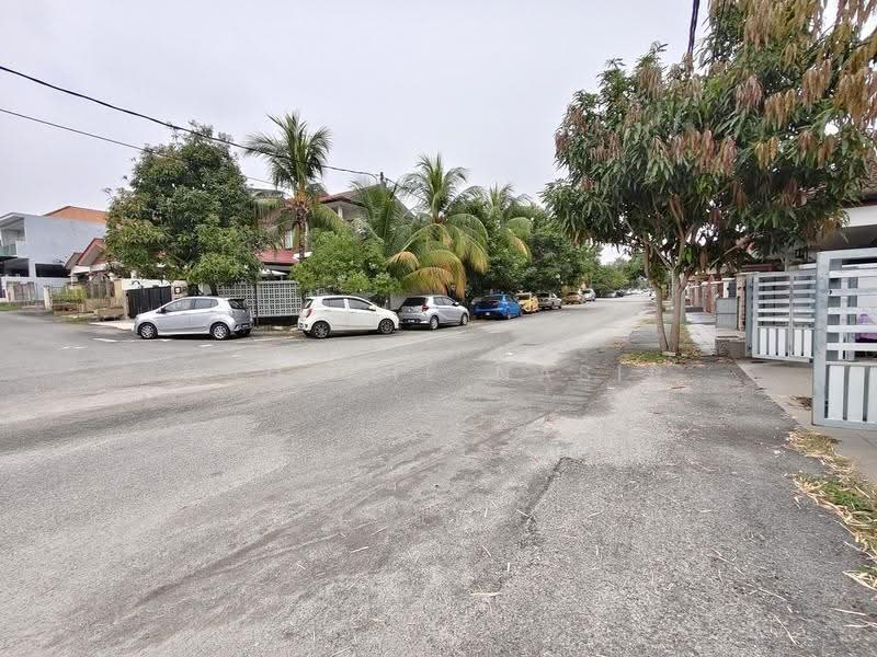 Rumah Teres 2.5-Tingkat untuk Dijual di Kajang (Selangor) - Nadzmie Nasir - Exterior - PropertyGuru.com.my