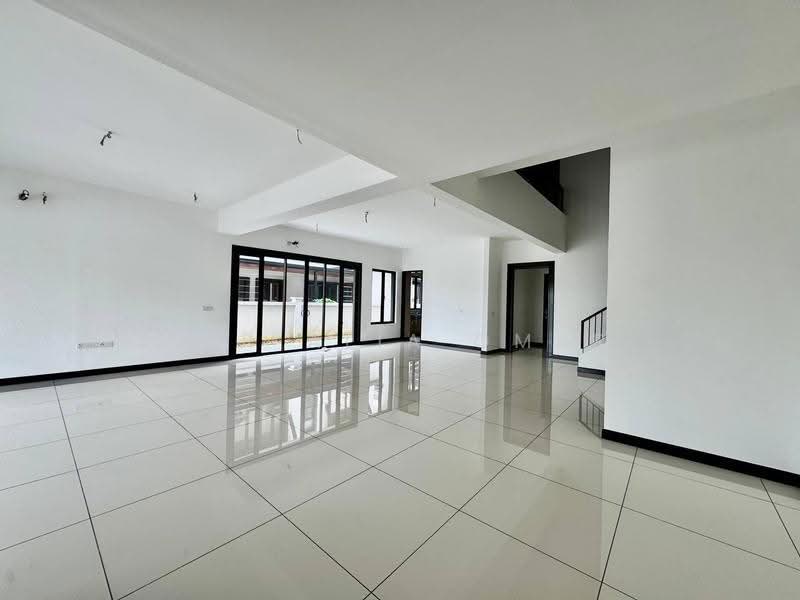 Rumah Berkembar untuk Dijual di Elmina (Shah Alam) - Nur Alia Omar - Living Room - PropertyGuru.com.my