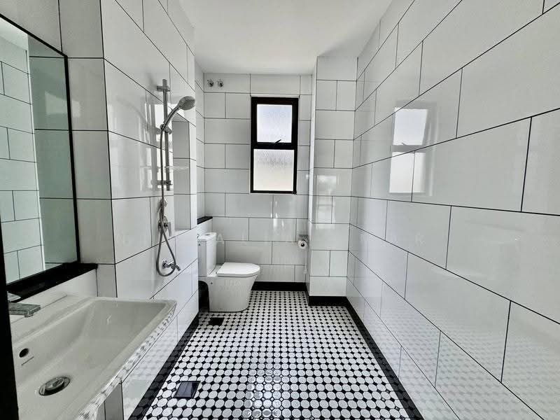 Rumah Berkembar untuk Dijual di Elmina (Shah Alam) - Nur Alia Omar - Bathroom - PropertyGuru.com.my
