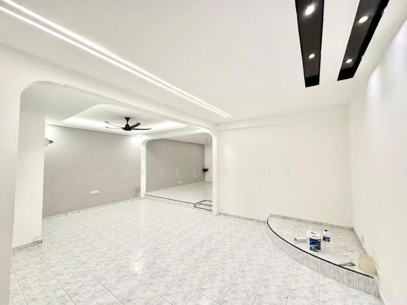 2-storey Terraced House for Sale in Taman Putri Kulai (Kulai) - Daniel Yong - Living Room - PropertyGuru.com.my