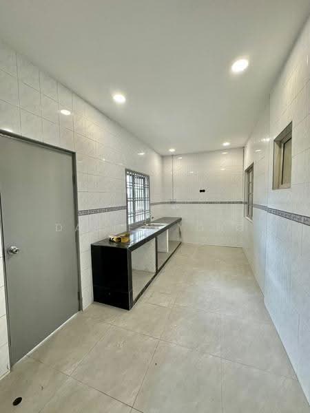 2-storey Terraced House for Sale in Taman Putri Kulai (Kulai) - Daniel Yong - Kitchen - PropertyGuru.com.my