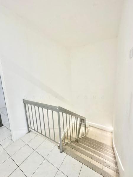 2-storey Terraced House for Sale in Taman Putri Kulai (Kulai) - Daniel Yong - Corridor - PropertyGuru.com.my