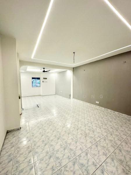 2-storey Terraced House for Sale in Taman Putri Kulai (Kulai) - Daniel Yong - Living Room - PropertyGuru.com.my