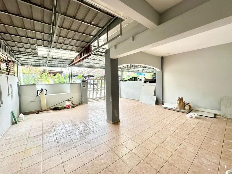 2-storey Terraced House for Sale in Taman Putri Kulai (Kulai) - Daniel Yong - Exterior - PropertyGuru.com.my
