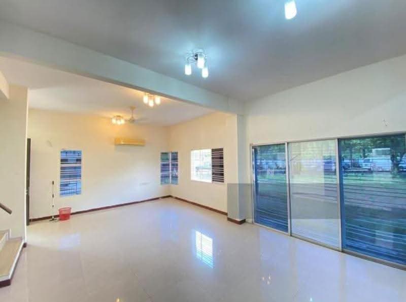 Semi-Detached House for Rent in 16 Sierra (Puchong) - Shawn Tan - Living Room - PropertyGuru.com.my
