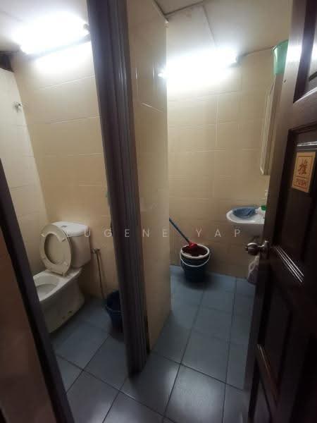 Shop for Rent in Sentul (Kuala Lumpur) - Eugene Yap - Bathroom - PropertyGuru.com.my