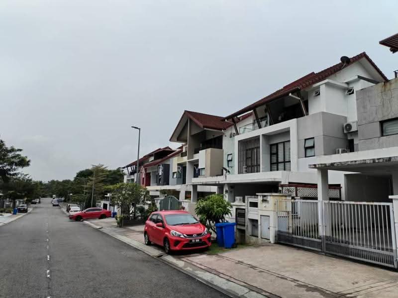 Rumah Teres 2.5-Tingkat untuk Dijual di Taman Cahaya Alam (Shah Alam) - Harry Lee - Exterior - PropertyGuru.com.my