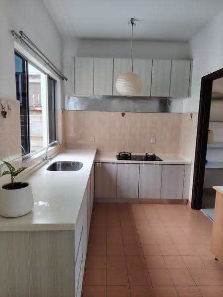 Rumah Bandar untuk Disewa di Taman Equine (Seri Kembangan) - Ho Hoong - Kitchen - PropertyGuru.com.my
