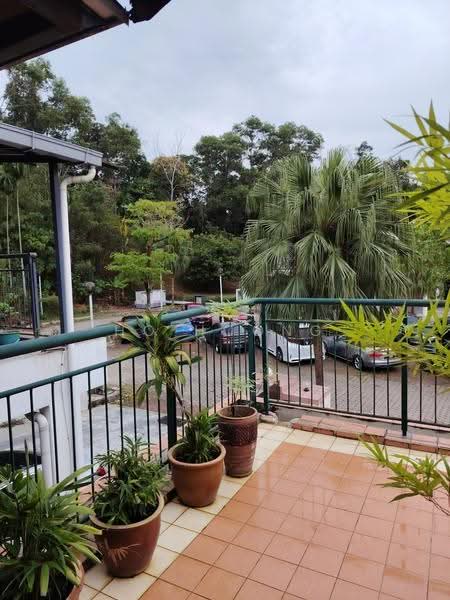 Rumah Bandar untuk Disewa di Taman Equine (Seri Kembangan) - Ho Hoong - Balcony - PropertyGuru.com.my