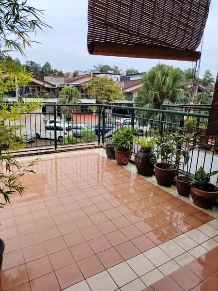 Rumah Bandar untuk Disewa di Taman Equine (Seri Kembangan) - Ho Hoong - Balcony - PropertyGuru.com.my