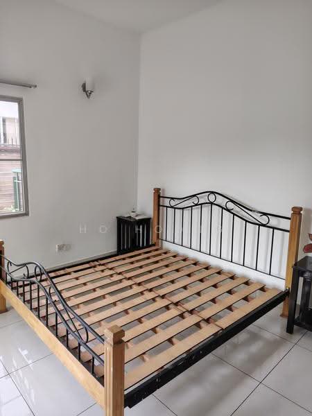 Rumah Bandar untuk Disewa di Taman Equine (Seri Kembangan) - Ho Hoong - Bedroom - PropertyGuru.com.my