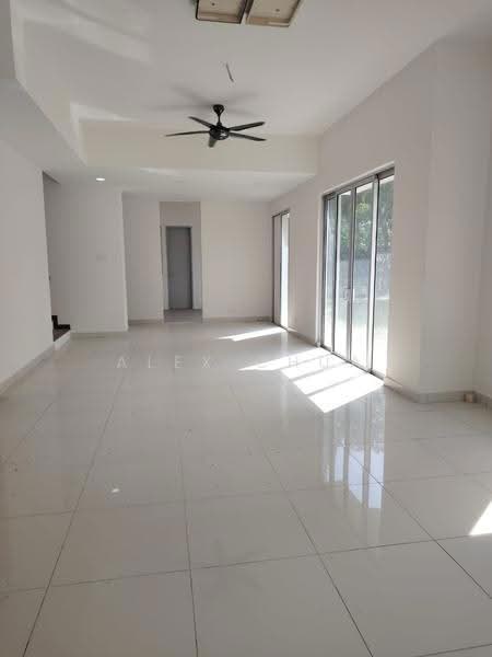 Rumah Teres 2-Tingkat untuk Disewa di Bandar Rimbayu (Telok Panglima Garang) - Alex Chua - Living Room - PropertyGuru.com.my