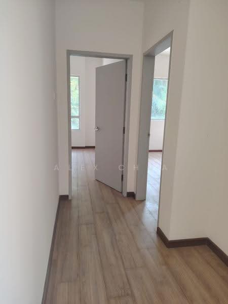 Rumah Teres 2-Tingkat untuk Disewa di Bandar Rimbayu (Telok Panglima Garang) - Alex Chua - Corridor - PropertyGuru.com.my