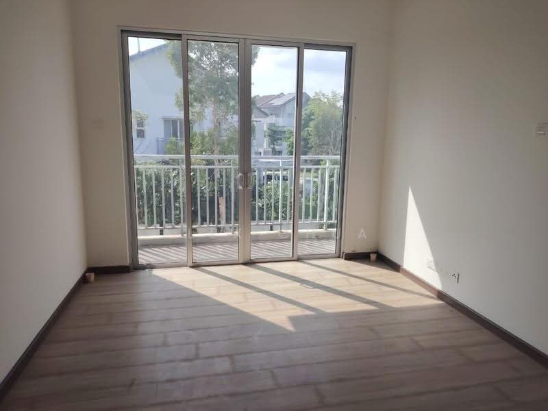 Rumah Teres 2-Tingkat untuk Disewa di Bandar Rimbayu (Telok Panglima Garang) - Alex Chua - Balcony - PropertyGuru.com.my