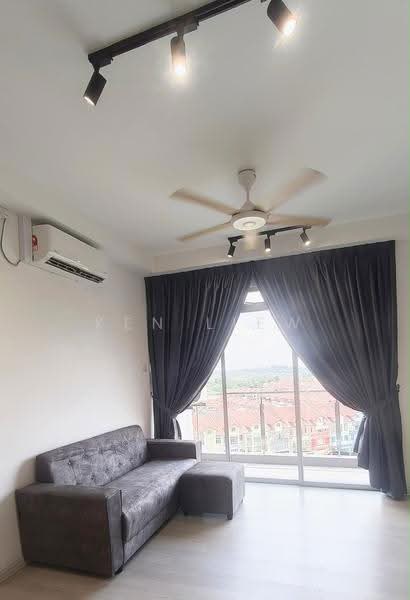 Kediaman Servis untuk Dijual di D'Putra Suites - Ken Liew - Living Room - PropertyGuru.com.my