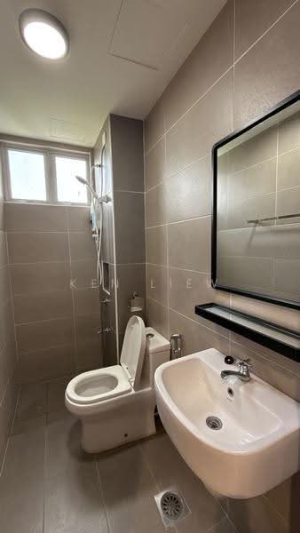 Kediaman Servis untuk Dijual di D'Putra Suites - Ken Liew - Bathroom - PropertyGuru.com.my