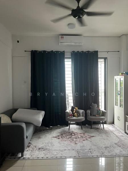 Pangsapuri untuk Dijual di Ria @ Amaniah Mulia - Bryan Cho - Living Room - PropertyGuru.com.my