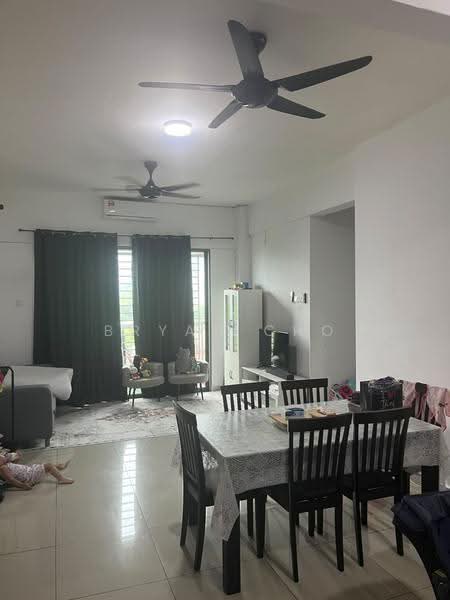 Pangsapuri untuk Dijual di Ria @ Amaniah Mulia - Bryan Cho - Living Room - PropertyGuru.com.my