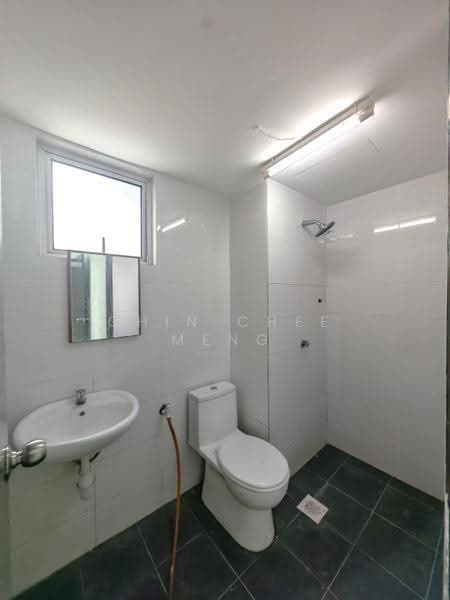 Kediaman Servis untuk Dijual di Silk Residence - Chin Chee Meng - Bathroom - PropertyGuru.com.my