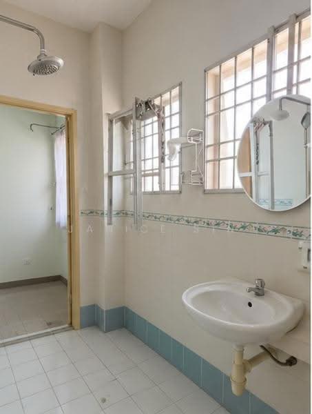 Semi-Detached House for Sale in Bandar Puteri Puchong (Puchong) - Janice Sin - Bathroom - PropertyGuru.com.my