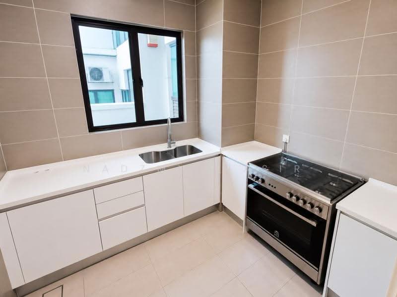 Rumah Berkembar untuk Dijual di Cyberjaya (Selangor) - Nadzmie Nasir - Kitchen - PropertyGuru.com.my