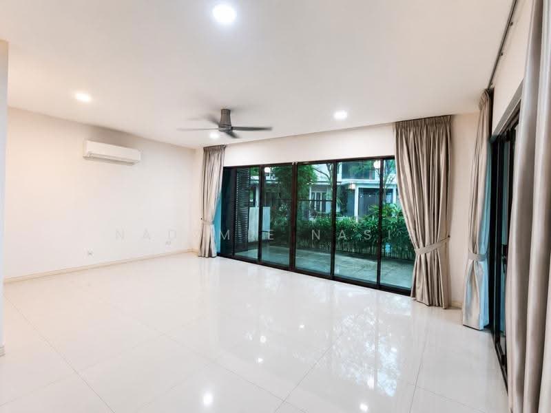 Rumah Berkembar untuk Dijual di Cyberjaya (Selangor) - Nadzmie Nasir - Living Room - PropertyGuru.com.my