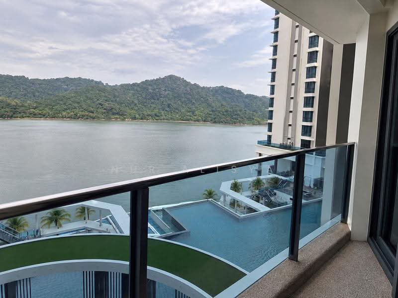 Kondominium untuk Dijual di Queens Residences Q1 @ Queens Waterfront - Nur Alisya - Balcony - PropertyGuru.com.my