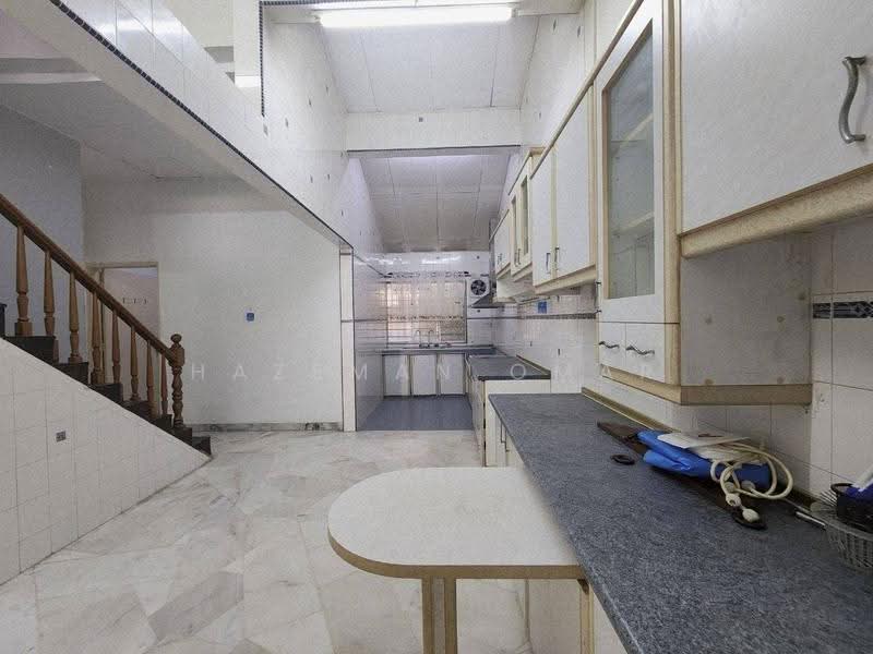 1.5-storey Terraced House for Sale in Seksyen 28, Taman Alam Megah (Shah Alam) - Hazeman Omar - Kitchen - PropertyGuru.com.my