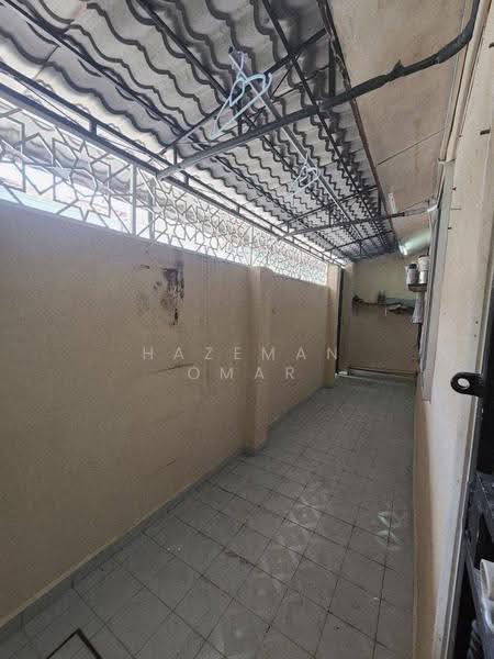 1.5-storey Terraced House for Sale in Seksyen 28, Taman Alam Megah (Shah Alam) - Hazeman Omar - Exterior - PropertyGuru.com.my