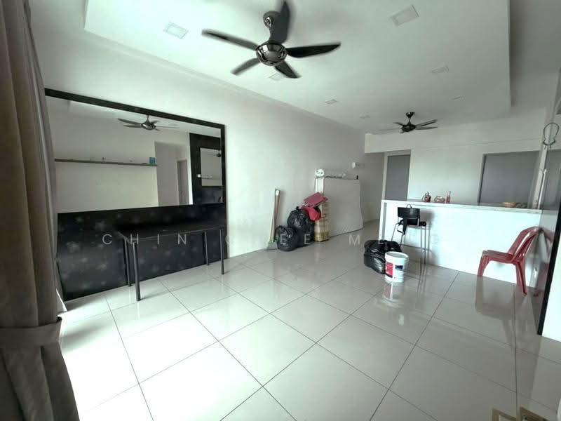 Kediaman Servis untuk Dijual di Silk Residence - Chin Chee Meng - Living Room - PropertyGuru.com.my