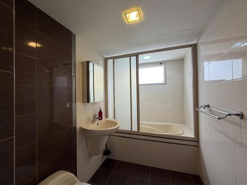Condominium for Rent at Mont Kiara Pelangi - Keegan Soh - Bathroom - PropertyGuru.com.my