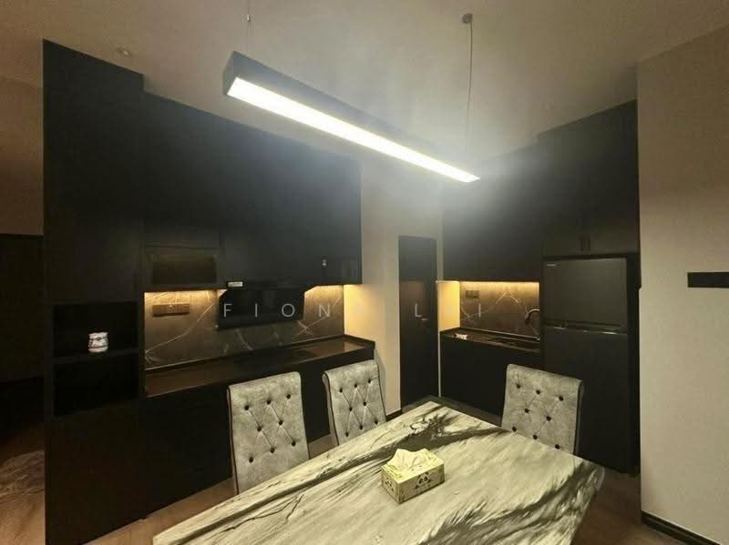 Kediaman Servis untuk Dijual di The Loft @ KK Times Square - Fiona Lai - Kitchen - PropertyGuru.com.my