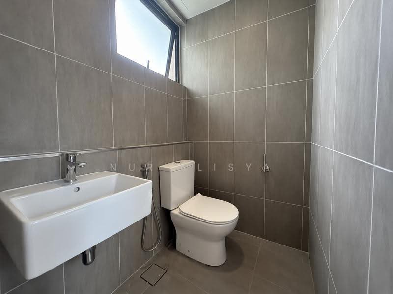Kediaman Servis untuk Dijual di The Pulse Residence - Nur Alisya - Bathroom - PropertyGuru.com.my