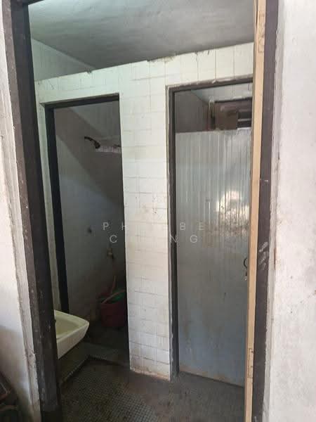 Factory for Sale in Lahat (Perak) - Phoebe Chang - Bathroom - PropertyGuru.com.my