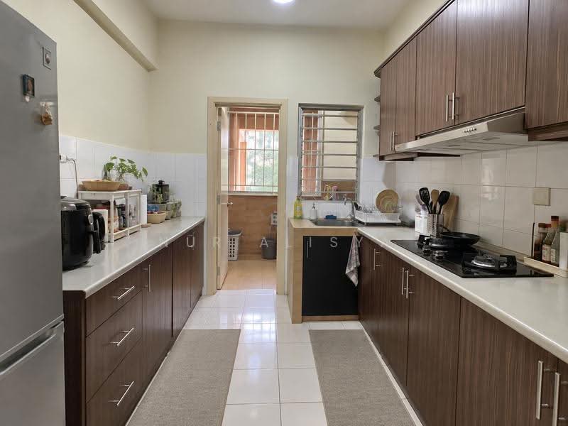 Condominium for Sale at Seri Maya Condominium - Nur Alisya - Kitchen - PropertyGuru.com.my