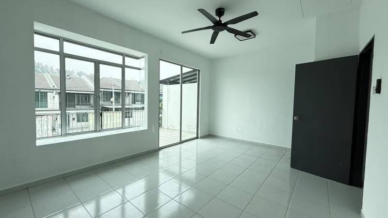 2-storey Terraced House for Sale in Taman Scientex Rawang (Rawang) - Chloe Kok - PropertyGuru.com.my