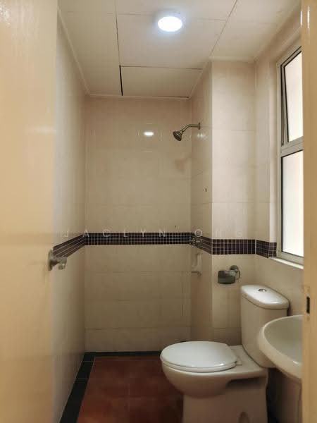 2.5-storey Terraced House for Sale in Usj 16 (Subang Jaya) - Jaclyn Ong - Bathroom - PropertyGuru.com.my