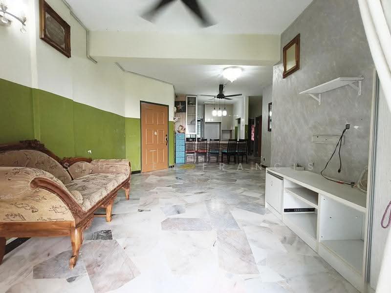 Pangsapuri untuk Dijual di Sri Ledang - Stheven Francis - Living Room - PropertyGuru.com.my