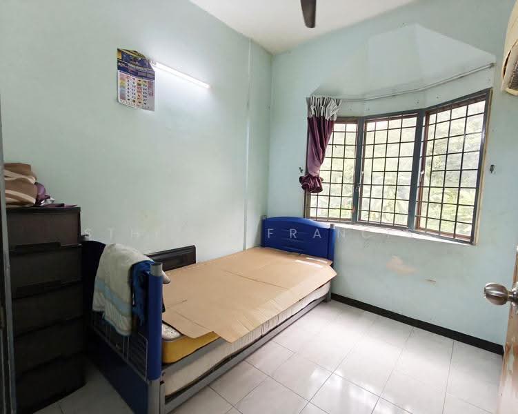 Pangsapuri untuk Dijual di Sri Ledang - Stheven Francis - Bedroom - PropertyGuru.com.my