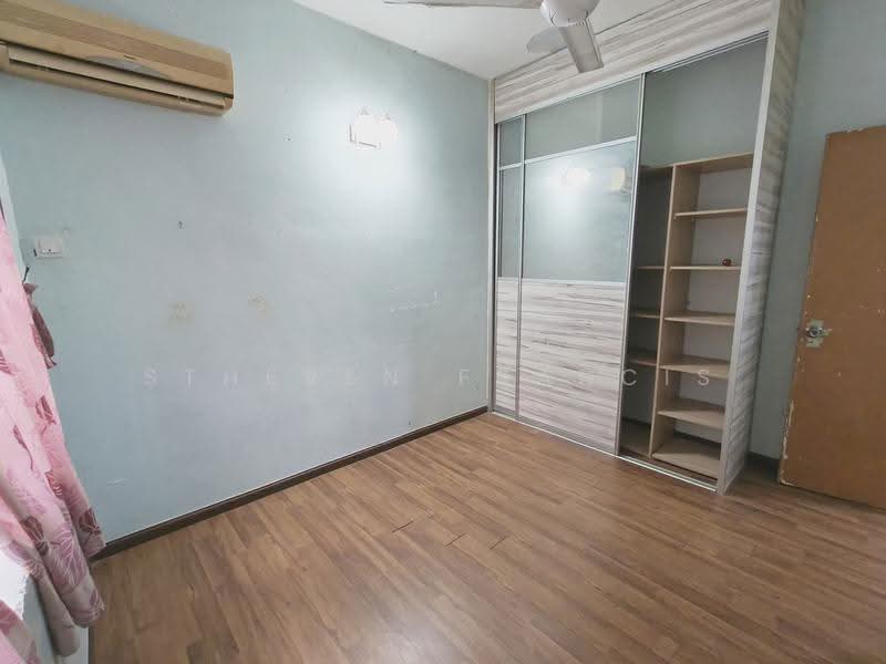 Pangsapuri untuk Dijual di Sri Ledang - Stheven Francis - Bedroom - PropertyGuru.com.my