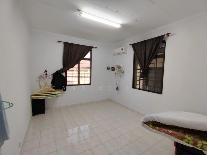 Bungalow House for Sale in Cheras (Selangor) - Candice Tan - Bedroom - PropertyGuru.com.my