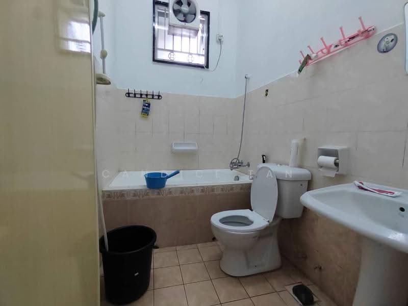 Bungalow House for Sale in Cheras (Selangor) - Candice Tan - Bathroom - PropertyGuru.com.my
