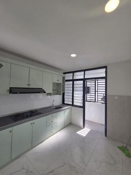 Kediaman Servis untuk Dijual di Nusa Perdana Apartment - Grace Lau - Kitchen - PropertyGuru.com.my
