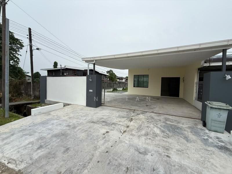 1-storey Terraced House for Sale in Kuching (Sarawak) - Jeno Tan - Exterior - PropertyGuru.com.my