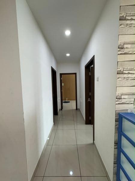 Kediaman Servis untuk Dijual di D'Secret Garden (Pangsapuri Kempas Indah) - Grace Lau - Corridor - PropertyGuru.com.my